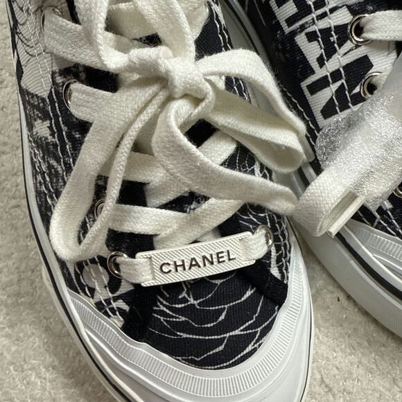 Chanel Sneakers Color White And Black Size 38 - Picture 2 of 9